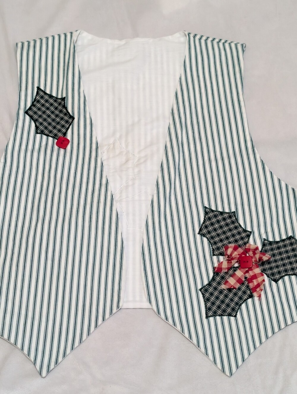 Vintage Handmade Christmas Vest Holly Berry Patchwork size XL Grannycore Teacher